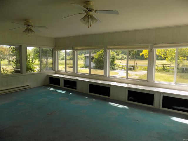 58613 County Road 105, Elkhart, IN 46517