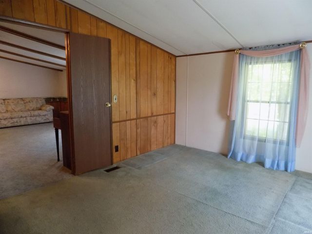 58613 County Road 105, Elkhart, IN 46517