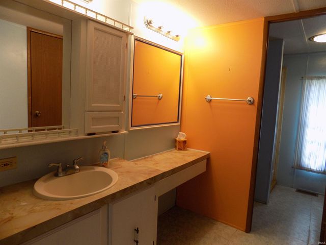 58613 County Road 105, Elkhart, IN 46517