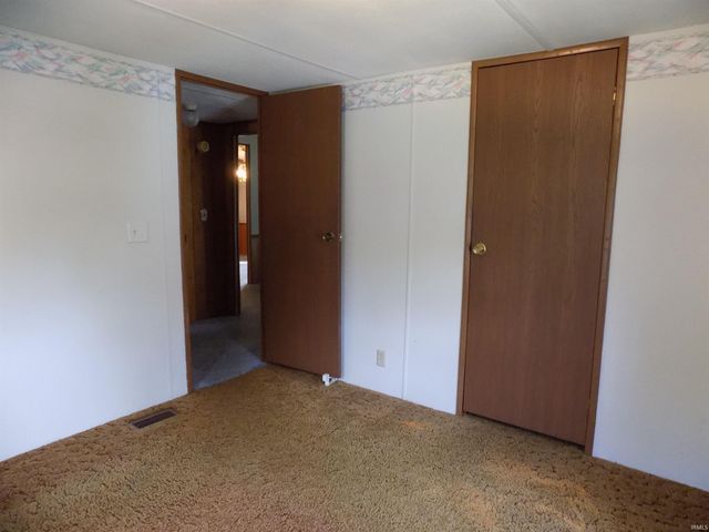 58613 County Road 105, Elkhart, IN 46517