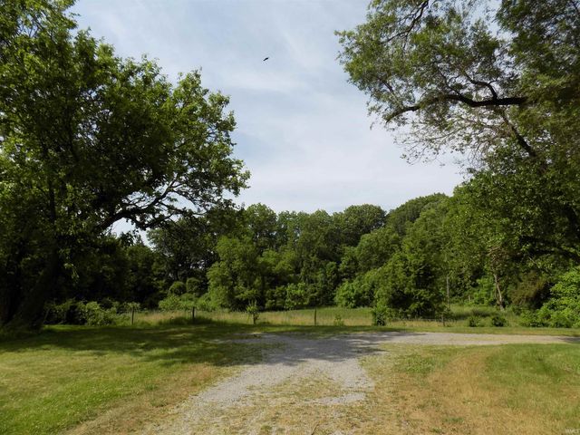 58613 County Road 105, Elkhart, IN 46517