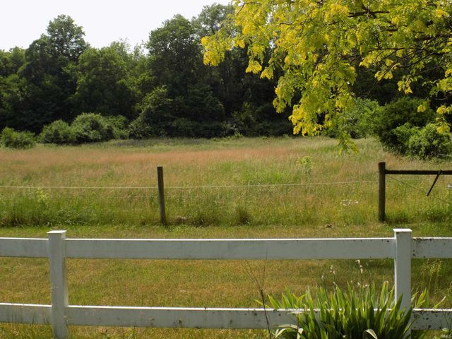 58613 County Road 105, Elkhart, IN 46517