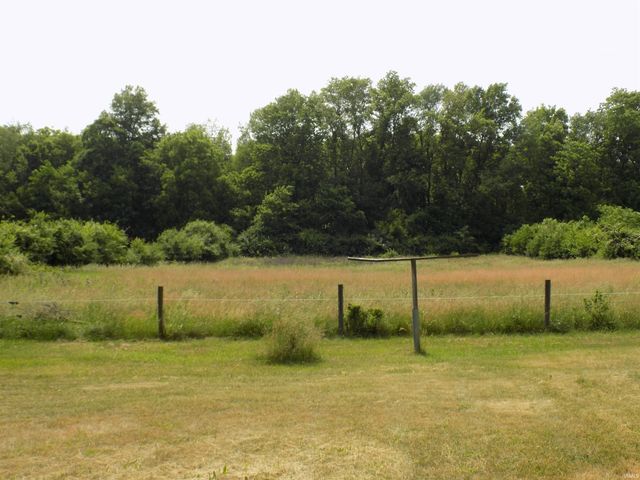 58613 County Road 105, Elkhart, IN 46517