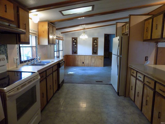 58613 County Road 105, Elkhart, IN 46517