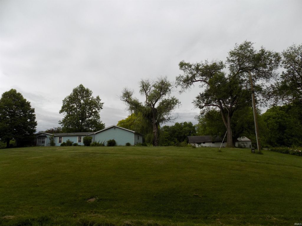 58613 County Road 105, Elkhart, IN 46517