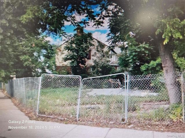 24-31 Francis Lewis Boulevard, Whitestone, NY 11357