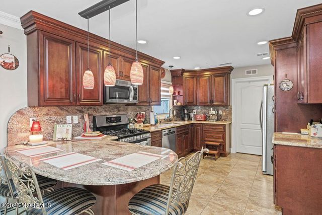 101 Oxford Lane, Matawan, NJ 07747