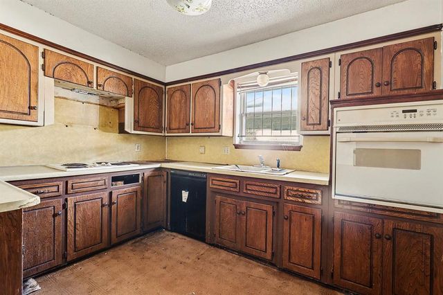 11209 Bel Air Place, Oklahoma City, OK 73120