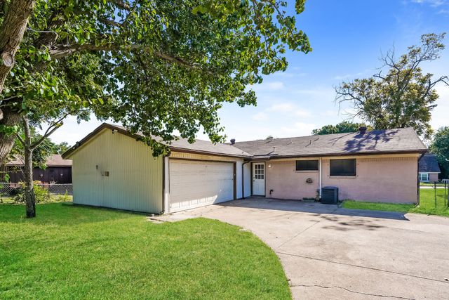 215 Oriole Boulevard, Duncanville, TX 75116