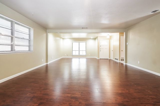 215 Oriole Boulevard, Duncanville, TX 75116