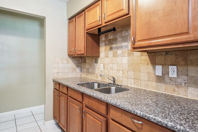 215 Oriole Boulevard, Duncanville, TX 75116