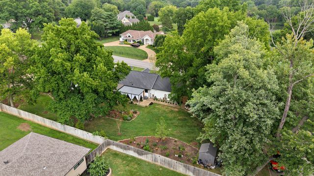 2599 S Skyline Drive, Springfield, MO 65804