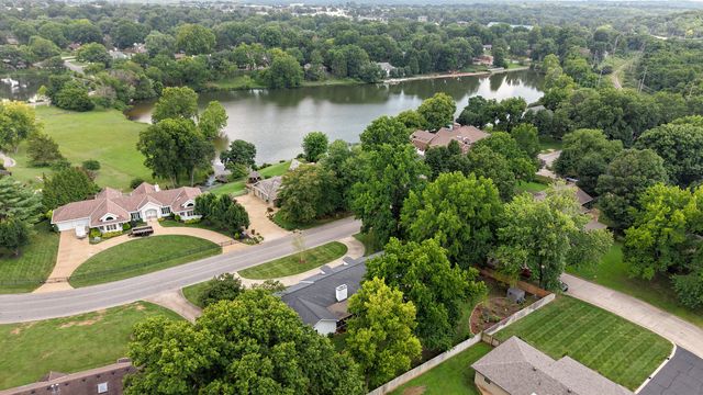 2599 S Skyline Drive, Springfield, MO 65804