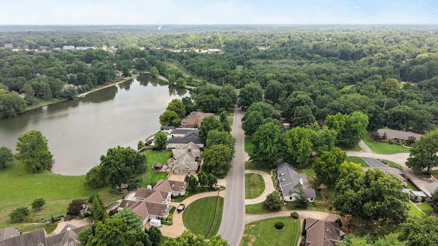 2599 S Skyline Drive, Springfield, MO 65804