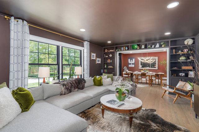 2599 S Skyline Drive, Springfield, MO 65804