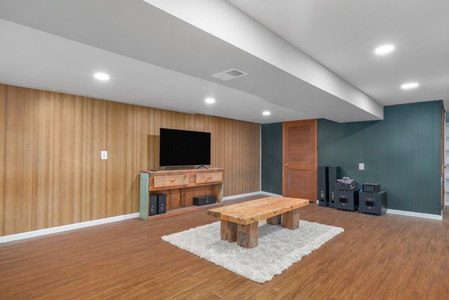 2599 S Skyline Drive, Springfield, MO 65804