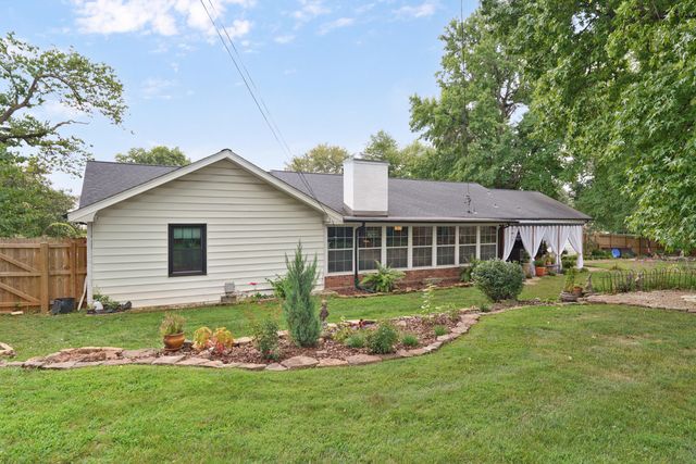 2599 S Skyline Drive, Springfield, MO 65804