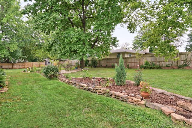 2599 S Skyline Drive, Springfield, MO 65804