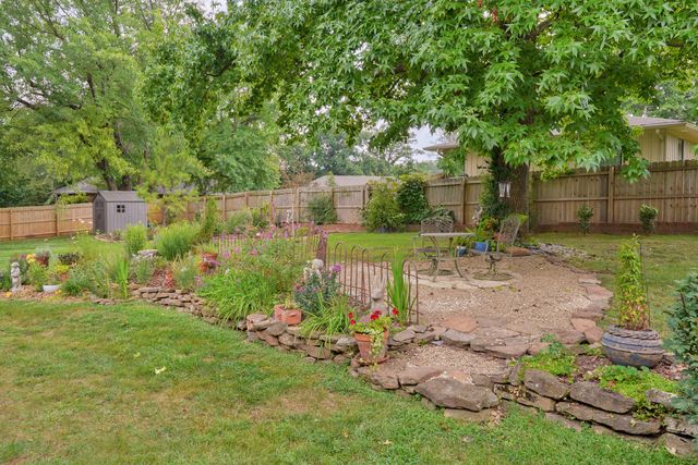 2599 S Skyline Drive, Springfield, MO 65804
