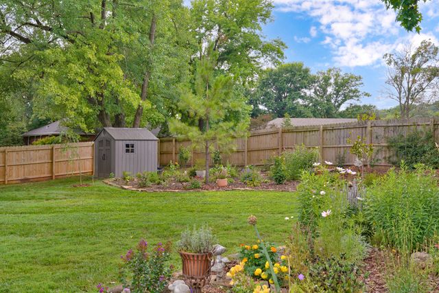 2599 S Skyline Drive, Springfield, MO 65804