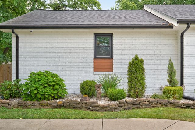 2599 S Skyline Drive, Springfield, MO 65804