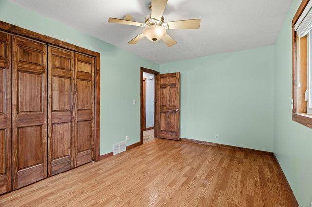 680 Hiawatha Avenue, Vadnais Heights, MN 55127