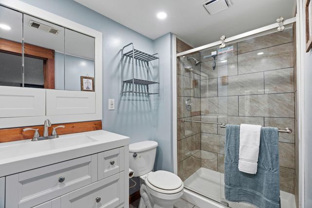 680 Hiawatha Avenue, Vadnais Heights, MN 55127
