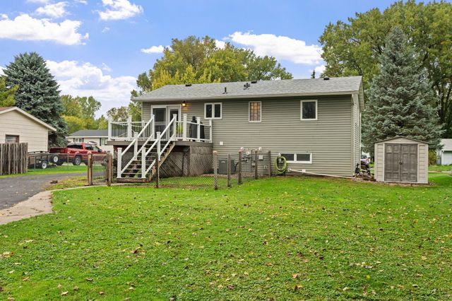 680 Hiawatha Avenue, Vadnais Heights, MN 55127
