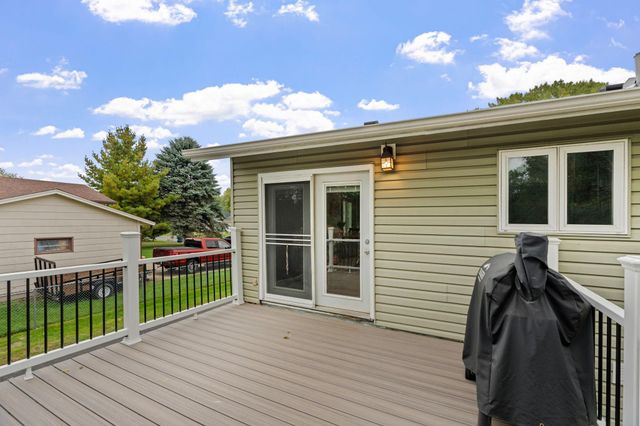 680 Hiawatha Avenue, Vadnais Heights, MN 55127