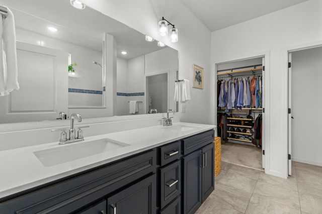 4711 Schilling Court, Woodbury, MN 55129