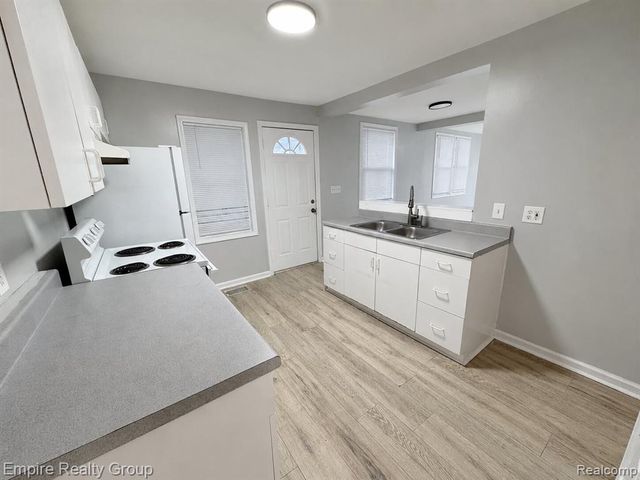 18022 Henry Street, Melvindale, MI 48122