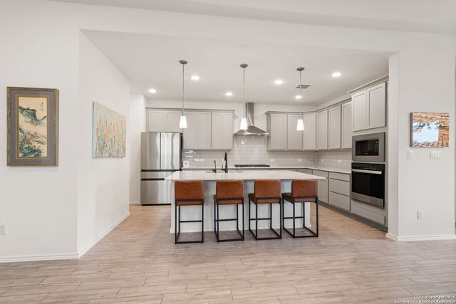 204 White Barn, Boerne, TX 78006