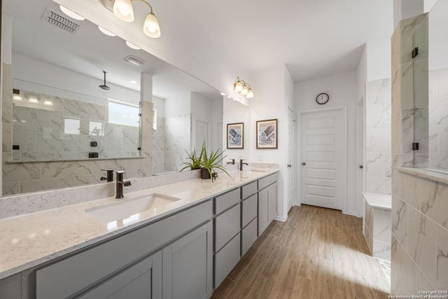 204 White Barn, Boerne, TX 78006