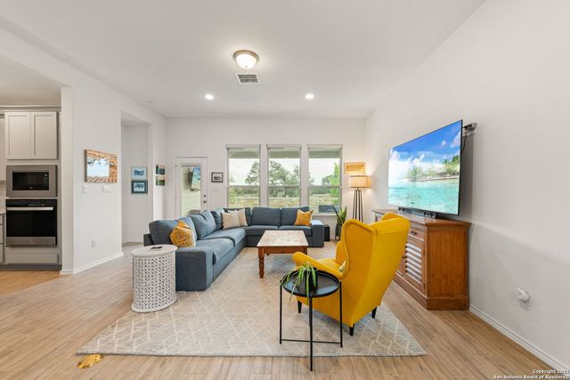 204 White Barn, Boerne, TX 78006