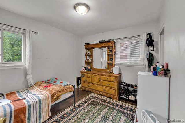 6625 N Beech Daly Road, Dearborn Heights, MI 48127