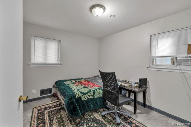 6625 N Beech Daly Road, Dearborn Heights, MI 48127
