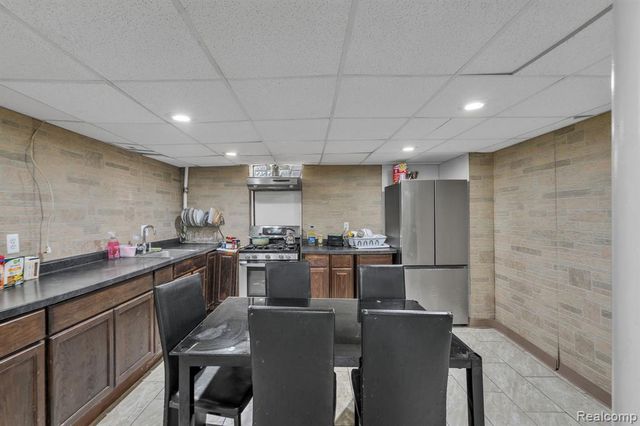 6625 N Beech Daly Road, Dearborn Heights, MI 48127