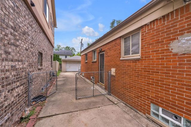 6625 N Beech Daly Road, Dearborn Heights, MI 48127