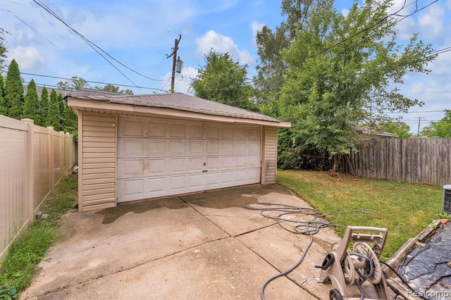 6625 N Beech Daly Road, Dearborn Heights, MI 48127