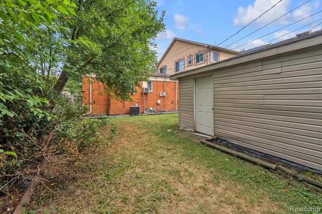 6625 N Beech Daly Road, Dearborn Heights, MI 48127