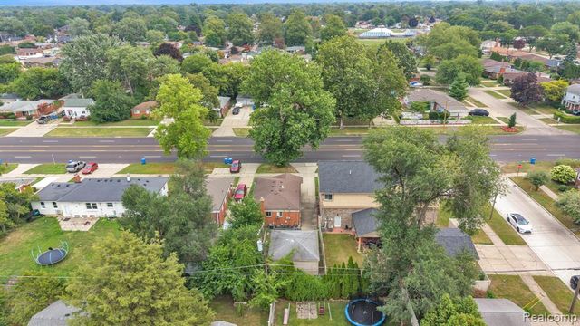 6625 N Beech Daly Road, Dearborn Heights, MI 48127