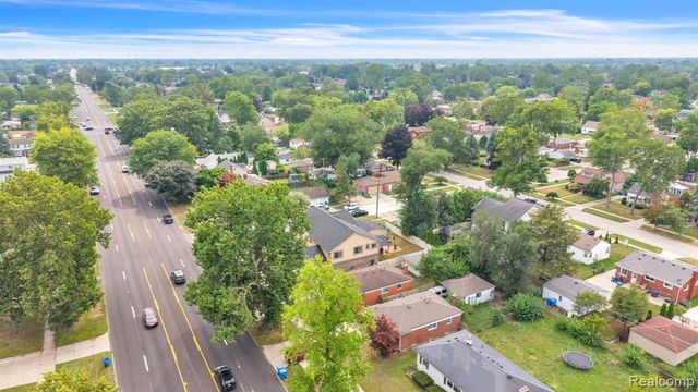6625 N Beech Daly Road, Dearborn Heights, MI 48127