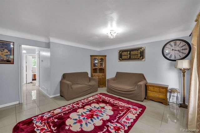 6625 N Beech Daly Road, Dearborn Heights, MI 48127