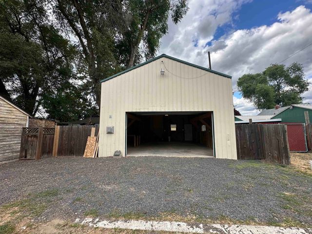 806 E North Ave, Spokane, WA 99207