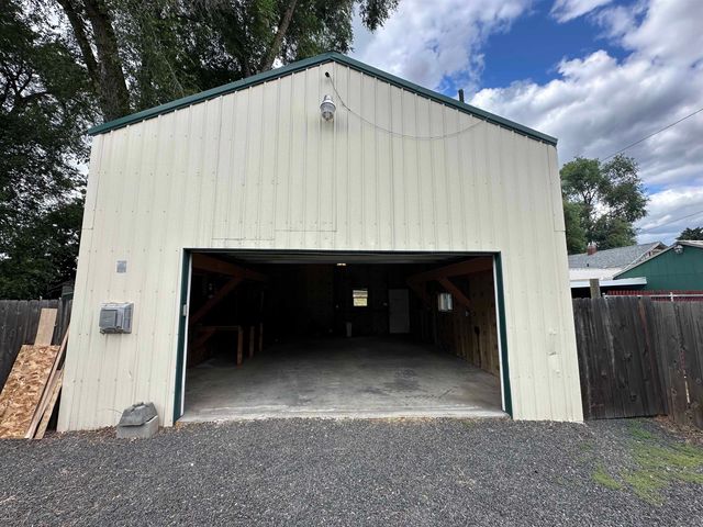 806 E North Ave, Spokane, WA 99207