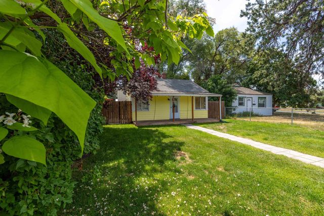 806 E North Ave, Spokane, WA 99207