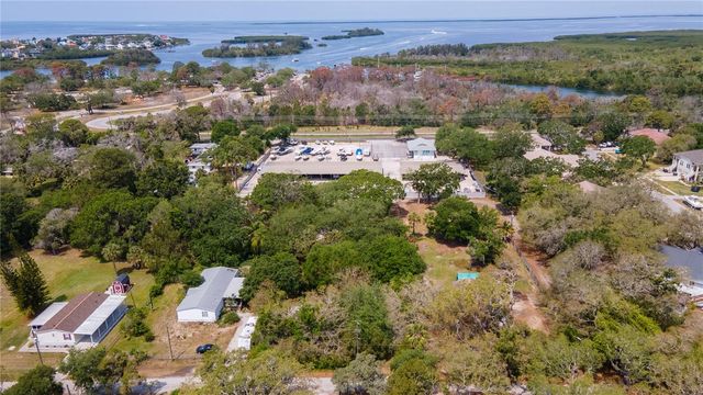 1810, 1814 CEMETERY ROAD, Holiday, FL 34691