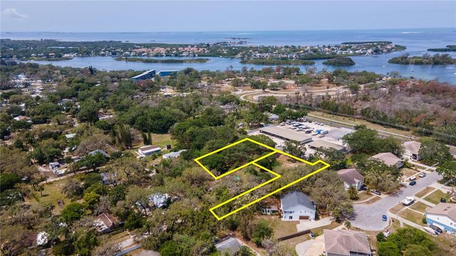 1810, 1814 CEMETERY ROAD, Holiday, FL 34691