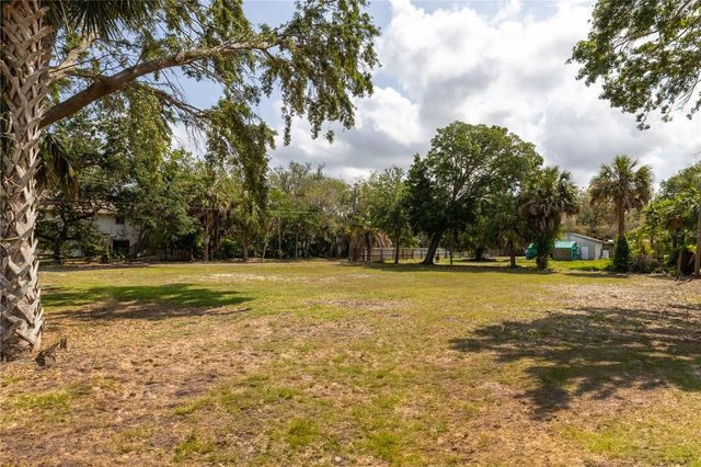 1810, 1814 CEMETERY ROAD, Holiday, FL 34691