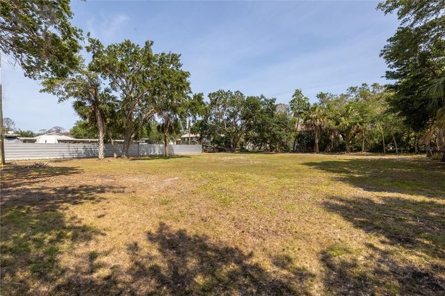 1810, 1814 CEMETERY ROAD, Holiday, FL 34691
